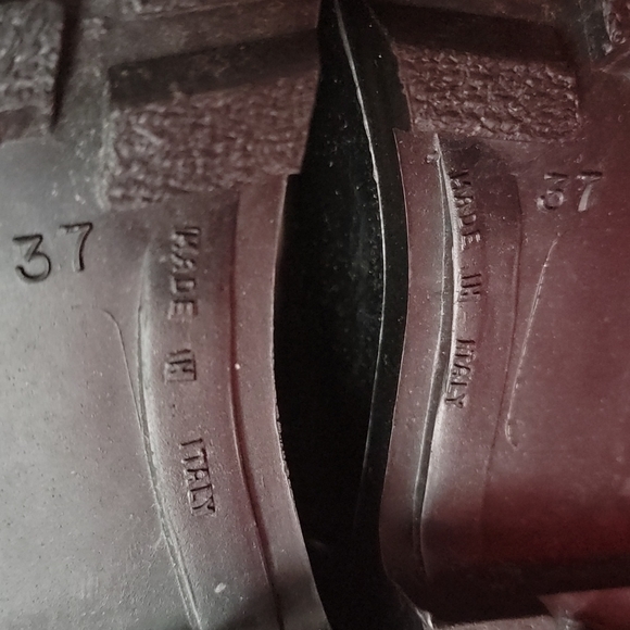 Burberry Rain Boots FIRM PRICE - Picture 4 of 11